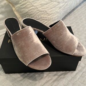NWT Rebecca Minkoff gray velvet slides size 11